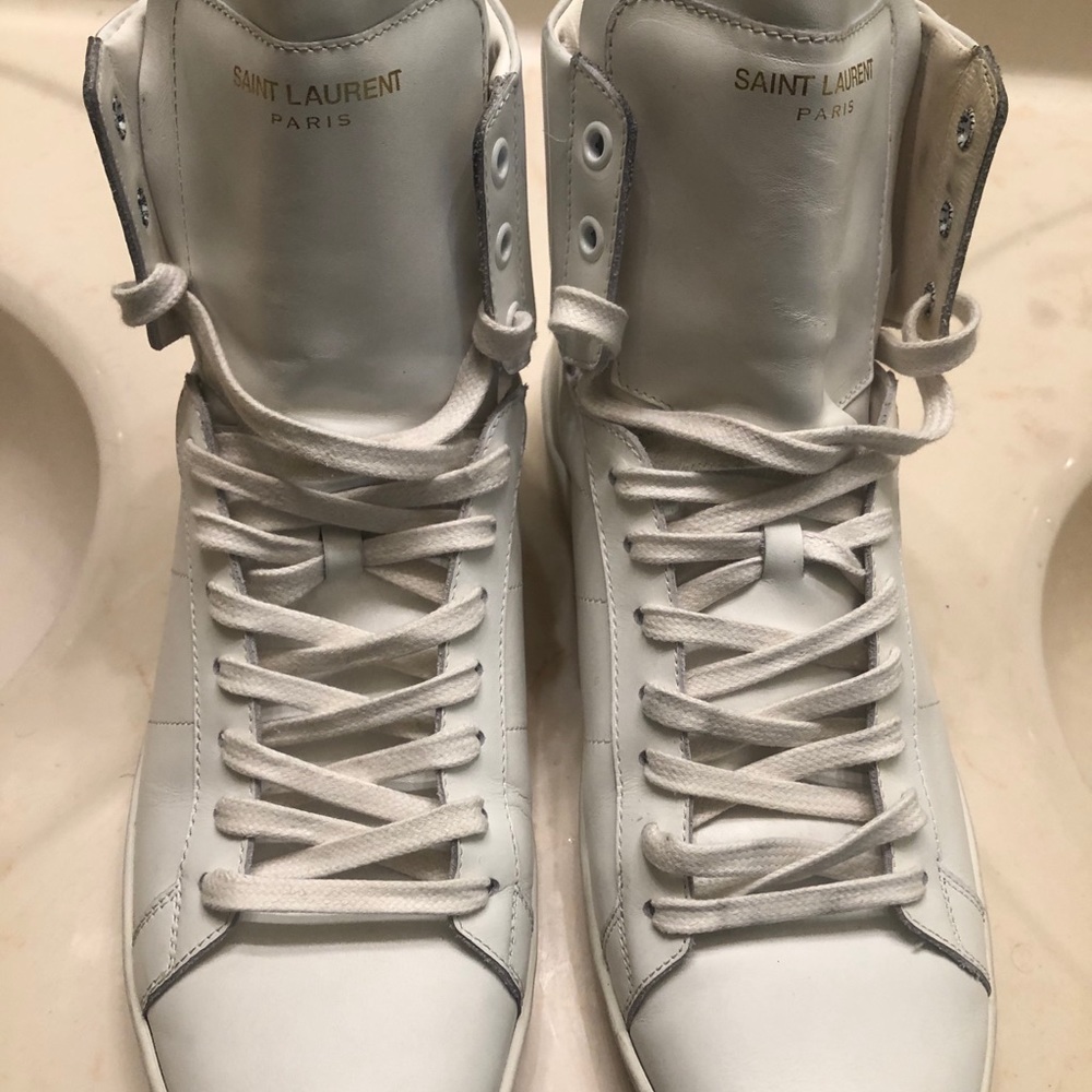 SaintLaurentParis Signature Court Classics